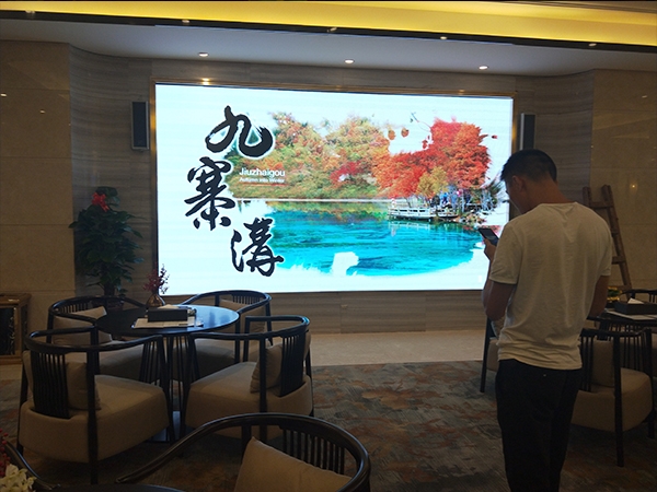 2018年6月南京龙华大酒店P4LED显示屏成功案例