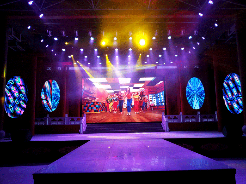 舞台砸伤事故频发 怎样确保舞台LED显示屏的安全