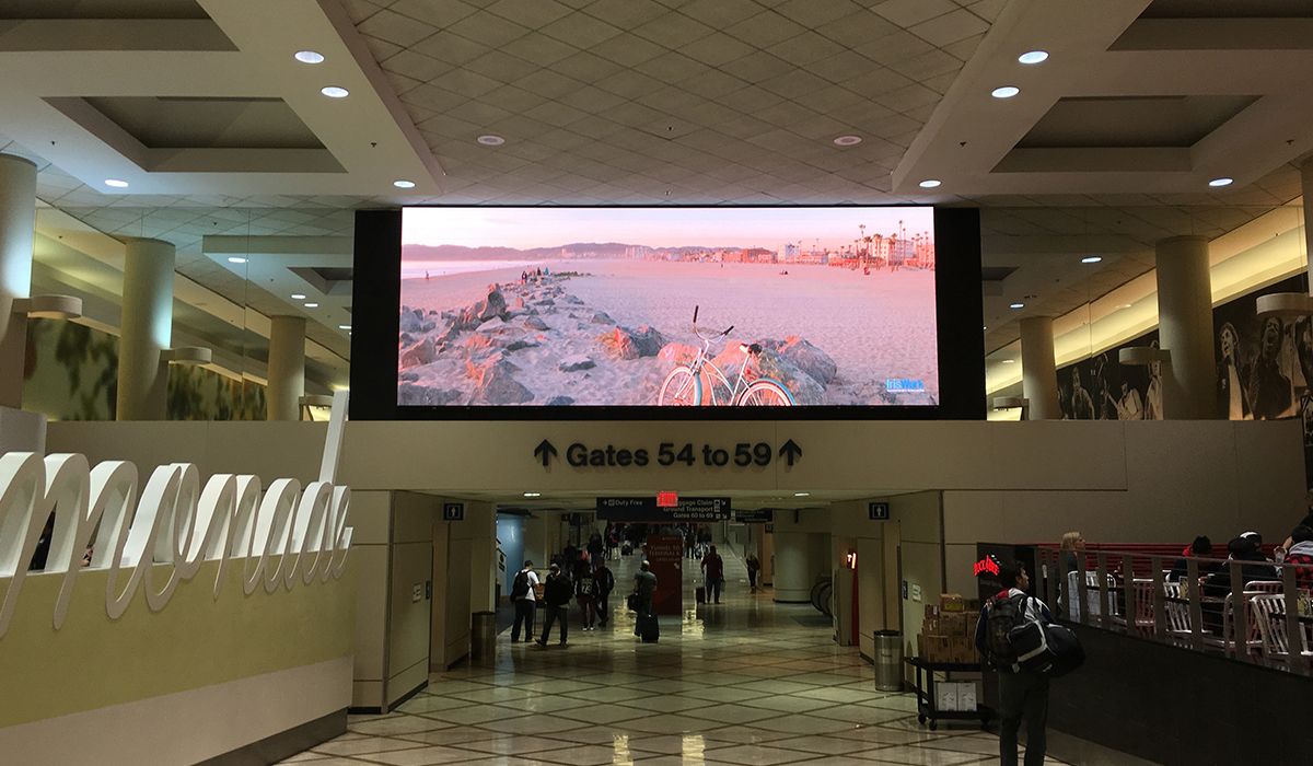 Los Angeles airport LED traffic large screen case, LED large traffic display solution, LED traffic guidance screen quotation, LED information guidance screen quotation, LED traffic guidance screen control software, LED traffic guidance screen system